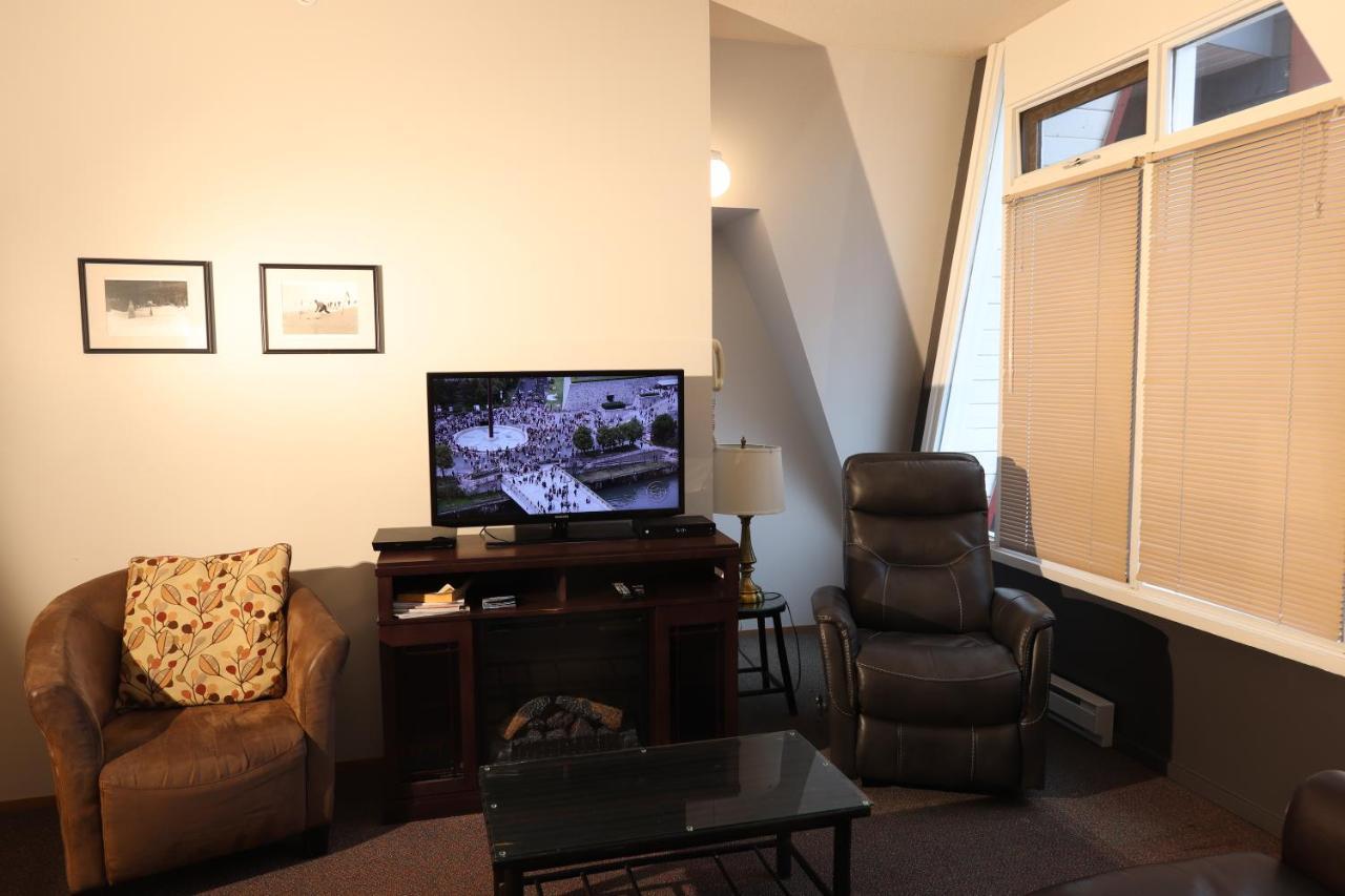 The Pinnacles Suites & Townhomes Silver Star Exteriör bild